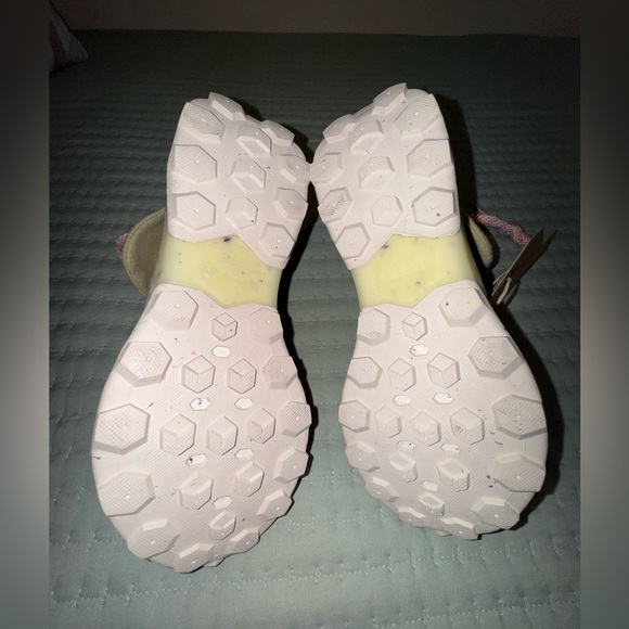 Holo Quorra Boots. Sand color with Orange Accents. Size 6.5 women’s NWT - Picture 5 of 9